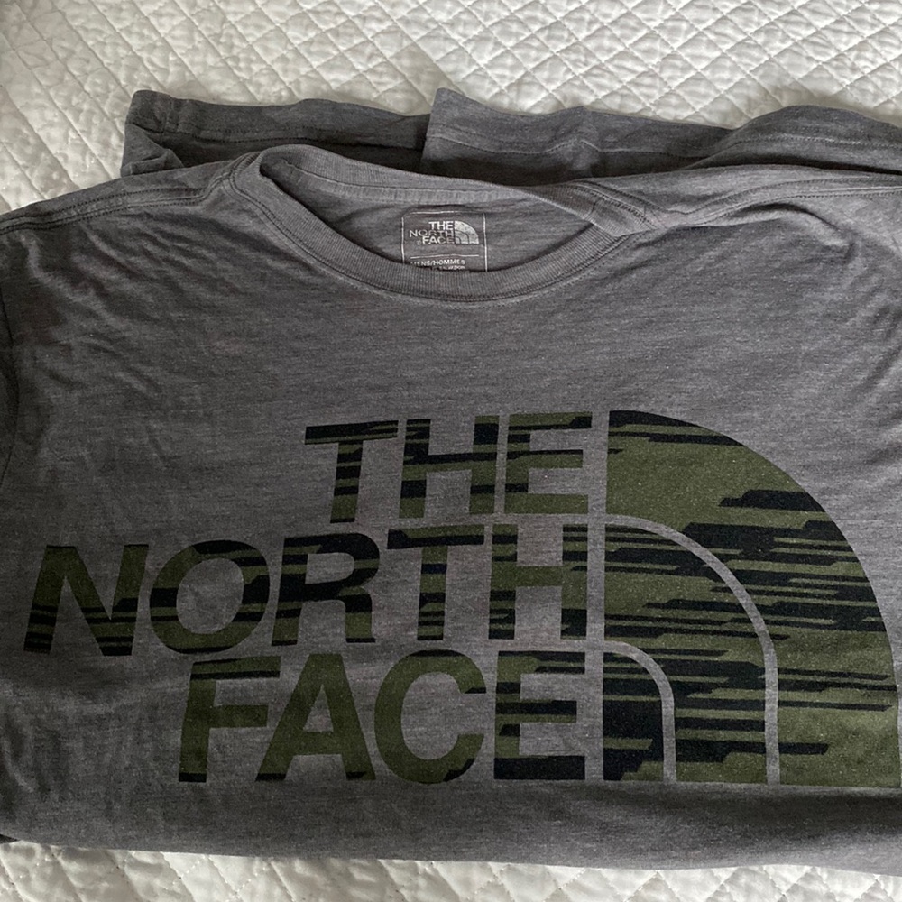 The North Face Mens M T-shirt grey